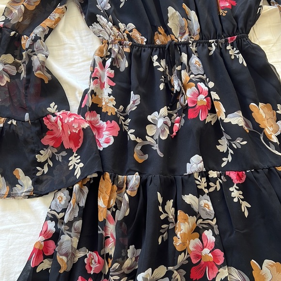 Floral Ruffle Dress - Picture 2 of 4